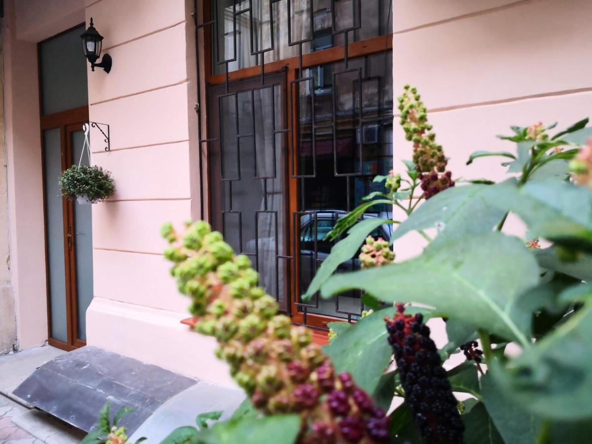 Затишні Апартаменти, Вулиця Дерибасівська, 13 Odesa Exterior foto