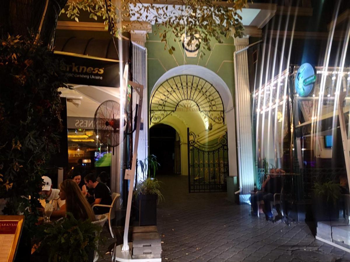 Затишні Апартаменти, Вулиця Дерибасівська, 13 Odesa Exterior foto