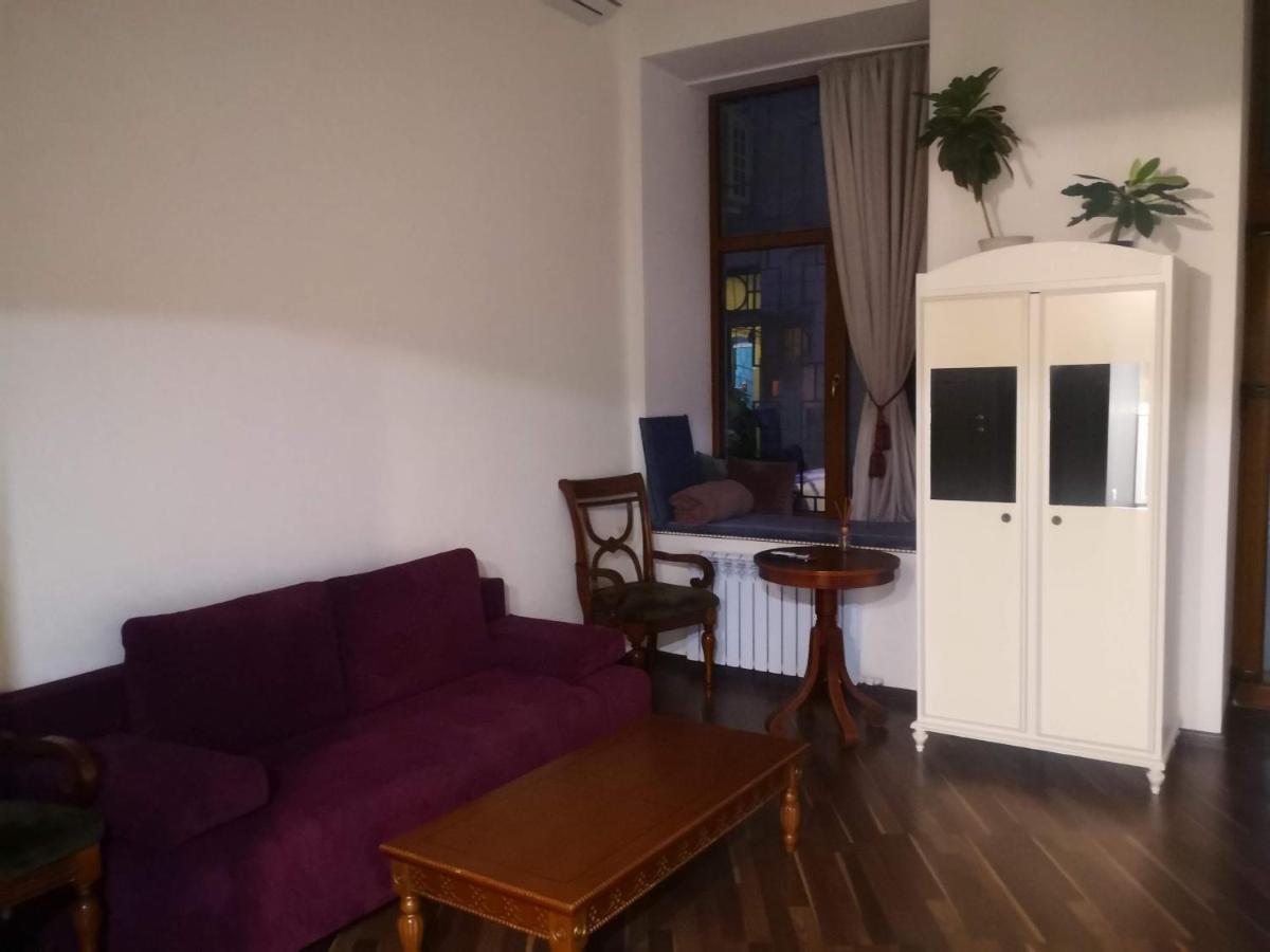 Затишні Апартаменти, Вулиця Дерибасівська, 13 Odesa Exterior foto